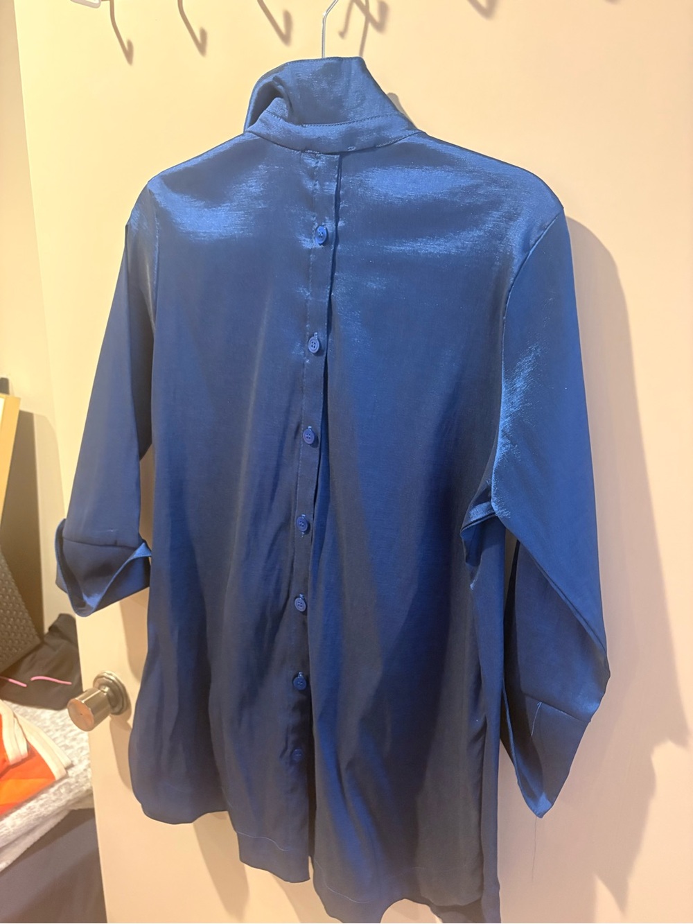 Silk women’s blouse - Picture 2 of 2